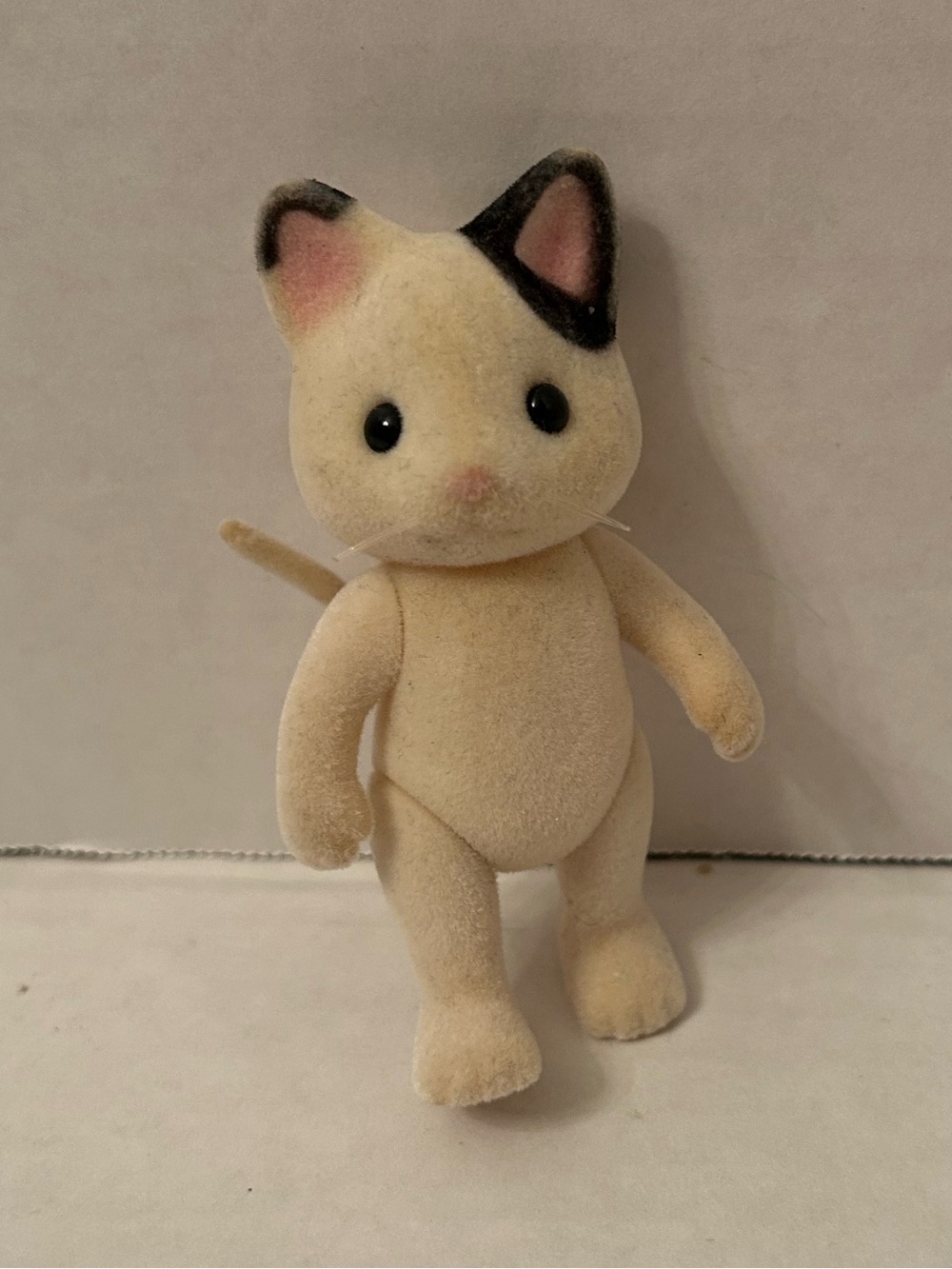 Calico Critter Sylvanian Families
Tuxedo Cat Baby Kitten Cute
Black and White